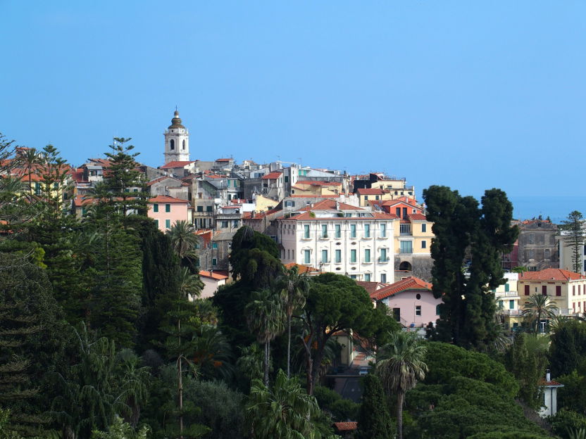 Utsikt mot gamlebyen - Bordighera Alta- fra Villa Regina Margherita.