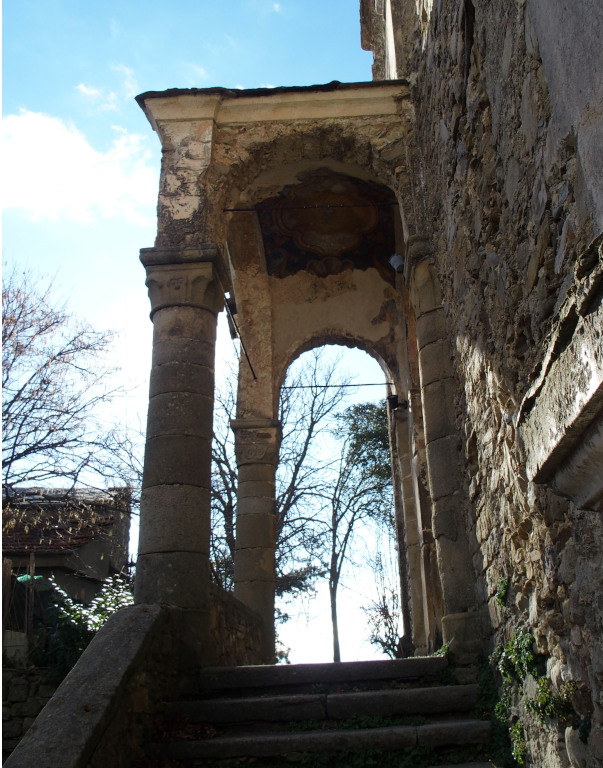 Chiesa Vecchia San Nicolò eldre inngangsportal.